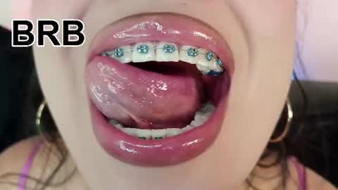 Snapshot of mia_roux1 chatting on July 8, 10:25 pm Mia online show from July 8, 10:25 pm
