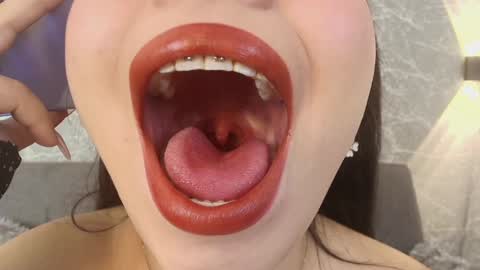 Mia Roux online show from January 10, 10:57 pm