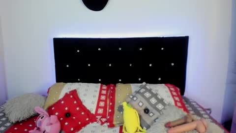 Mia Roux online show from March 16, 3:34 am