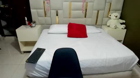 MIA HOT online show from April 25, 1:41 pm