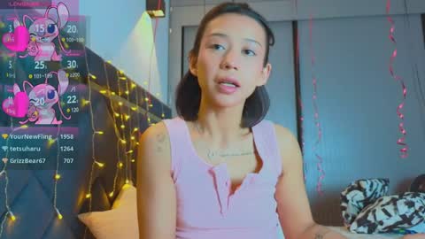 Snapshot of mia_sirenia chatting on January 20, 1:32 pm Mia online show from January 20, 1:32 pm