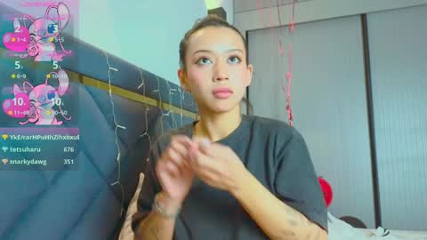 Mia online show from February 2, 11:30 am