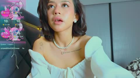 Snapshot of mia_sirenia chatting on February 6, 12:59 pm Mia online show from February 6, 12:59 pm