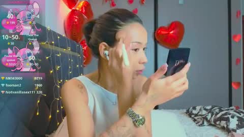 Snapshot of mia_sirenia chatting on February 15, 12:43 pm Mia online show from February 15, 12:43 pm