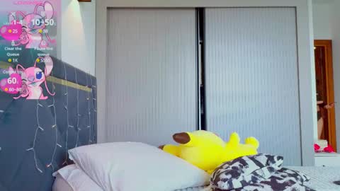 Snapshot of mia_sirenia chatting on March 9, 7:01 am Mia online show from March 9, 7:01 am