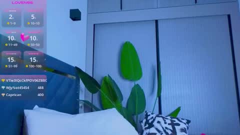 Snapshot of mia_sirenia chatting on September 16, 12:50 pm Mia online show from September 16, 12:50 pm