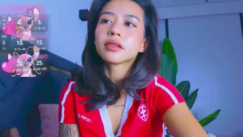 Snapshot of mia_sirenia chatting on October 8, 4:04 pm Mia online show from October 8, 4:04 pm