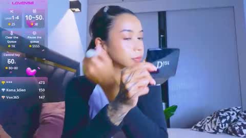 Snapshot of mia_sirenia chatting on October 17, 3:36 pm Mia online show from October 17, 3:36 pm