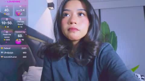 Snapshot of mia_sirenia chatting on November 9, 1:09 pm Mia online show from November 9, 1:09 pm