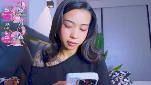 Snapshot of mia_sirenia chatting on November 12, 3:34 pm Mia online show from November 12, 3:34 pm