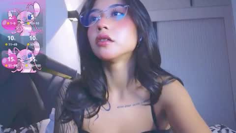 Snapshot of mia_sirenia chatting on November 18, 3:05 pm Mia online show from November 18, 3:05 pm