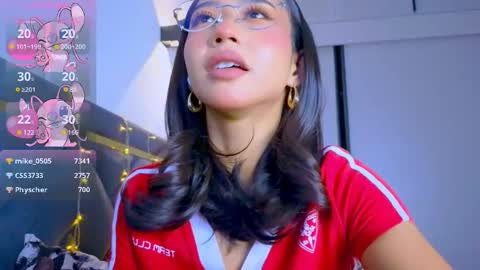 Mia online show from December 14, 6:23 pm