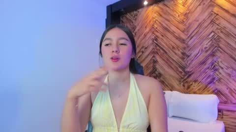 Snapshot of mia_slora chatting on July 16, 12:22 pm M I A online show from July 16, 12:22 pm