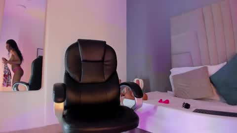 Snapshot of mia_smith_x chatting on September 9, 8:30 pm mia_smith_x online show from September 9, 8:30 pm