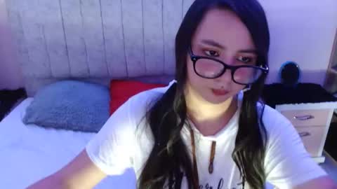 Snapshot of mia_smithl chatting on December 30, 5:26 am mia_smithl online show from December 30, 5:26 am