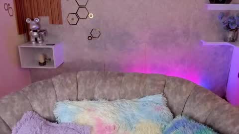 Snapshot of mia_smoke_ chatting on May 8, 6:13 pm Mia online show from May 8, 6:13 pm