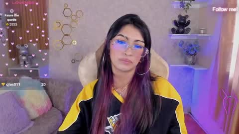 Snapshot of mia_smoke_ chatting on May 23, 1:59 pm Mia online show from May 23, 1:59 pm