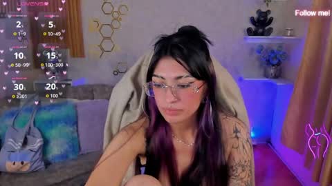 Snapshot of mia_smoke_ chatting on May 28, 6:43 am Mia online show from May 28, 6:43 am