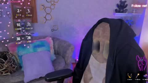Snapshot of mia_smoke_ chatting on June 9, 5:02 pm Mia online show from June 9, 5:02 pm