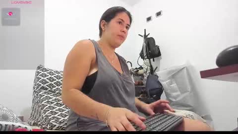 Snapshot of mia_soman chatting on December 1, 10:53 am mia soman online show from December 1, 10:53 am