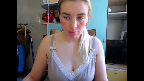 Mia. online show from February 21, 1:56 pm