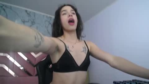 Snapshot of mia_swift_ch chatting on November 11, 2:11 am mia_swift_ch online show from November 11, 2:11 am