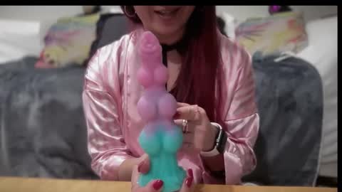 Mia online show from January 16, 5:39 pm