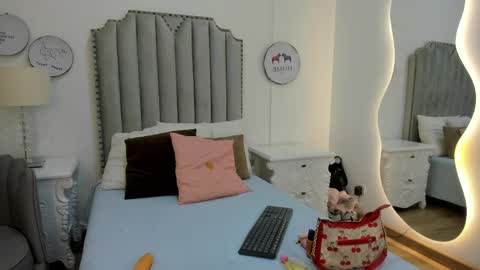 Snapshot of mia_tentacion__ chatting on May 16, 7:34 pm mia_tentacion__ online show from May 16, 7:34 pm