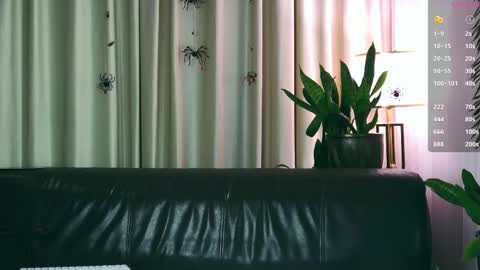 Snapshot of mia_vebes chatting on October 24, 1:40 pm Mia online show from October 24, 1:40 pm