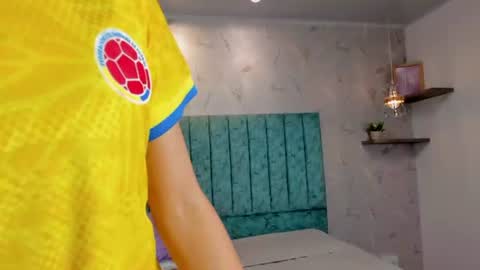 Snapshot of mia_velmont chatting on June 24, 3:16 am Miaaa online show from June 24, 3:16 am