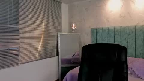 Snapshot of mia_velmont chatting on July 2, 3:17 am Miaaa online show from July 2, 3:17 am