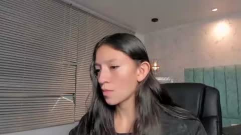 Snapshot of mia_velmont chatting on July 18, 3:11 am Miaaa online show from July 18, 3:11 am