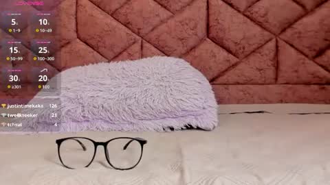 Snapshot of mia_velmont chatting on July 31, 10:14 am Miaaa online show from July 31, 10:14 am