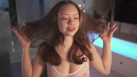 VixenMia online show from April 28, 4:17 am
