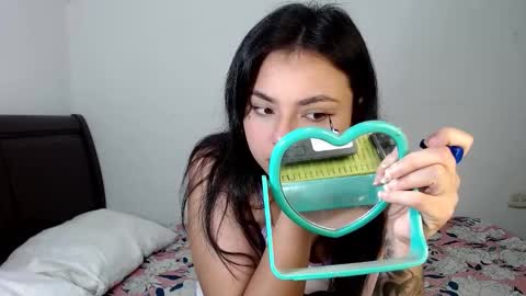 mia_w22 online show from December 4, 9:40 am