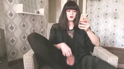 mia_wallase online show from June 13, 8:01 am