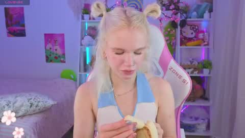 Mia online show from July 28, 3:24 am