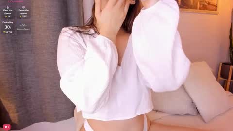 Mia White  online show from December 6, 12:27 pm