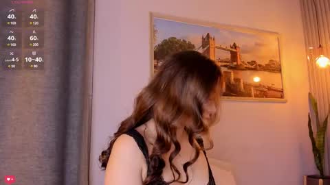 Mia White  online show from December 7, 11:18 am