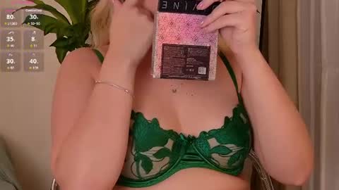 Mia White  online show from July 27, 4:03 pm