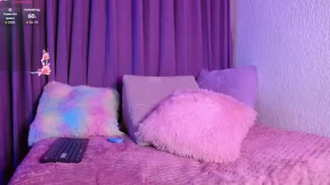 Snapshot of mia_xbloom chatting on April 7, 3:07 am Mia XBloom online show from April 7, 3:07 am
