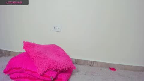 Snapshot of mia_xxx__ chatting on January 14, 8:41 am MIA INDEPENDENT MODEL online show from January 14, 8:41 am