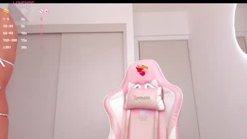 Snapshot of mia_yourmommy chatting on December 17, 3:49 pm     online show from December 17, 3:49 pm