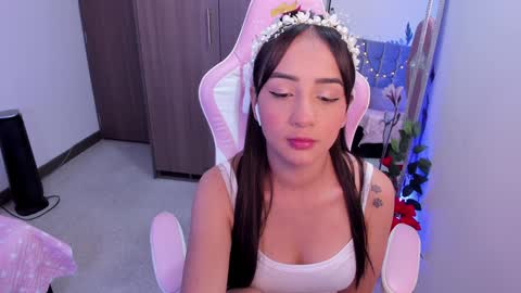 mia  nicolle online show from January 16, 2:51 am