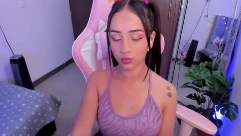 mia  nicolle online show from February 26, 2:59 am