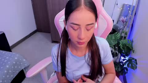 mia  nicolle online show from February 27, 5:34 am