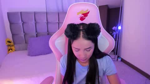 mia  nicolle online show from September 18, 11:18 pm