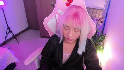 mia  nicolle online show from October 14, 11:27 pm