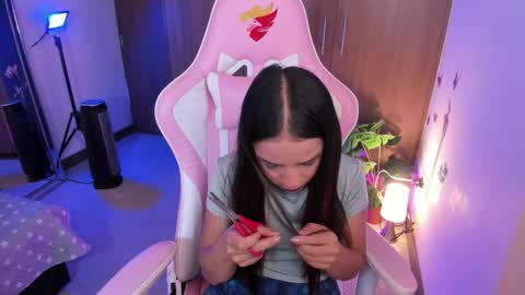 mia  nicolle online show from January 16, 12:03 am