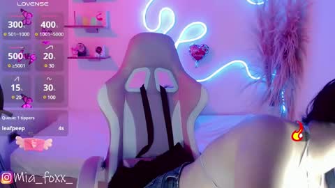 Mia online show from March 4, 9:22 pm